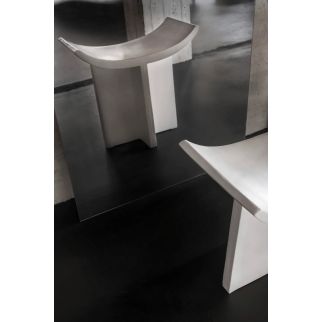 Brutus Stool – Bone White